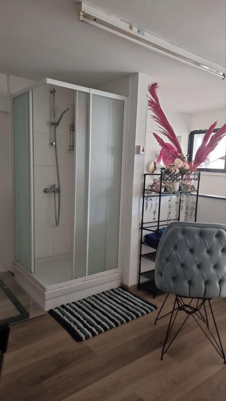 Livepro Apartment ลาร์นาคา ภายนอก รูปภาพ